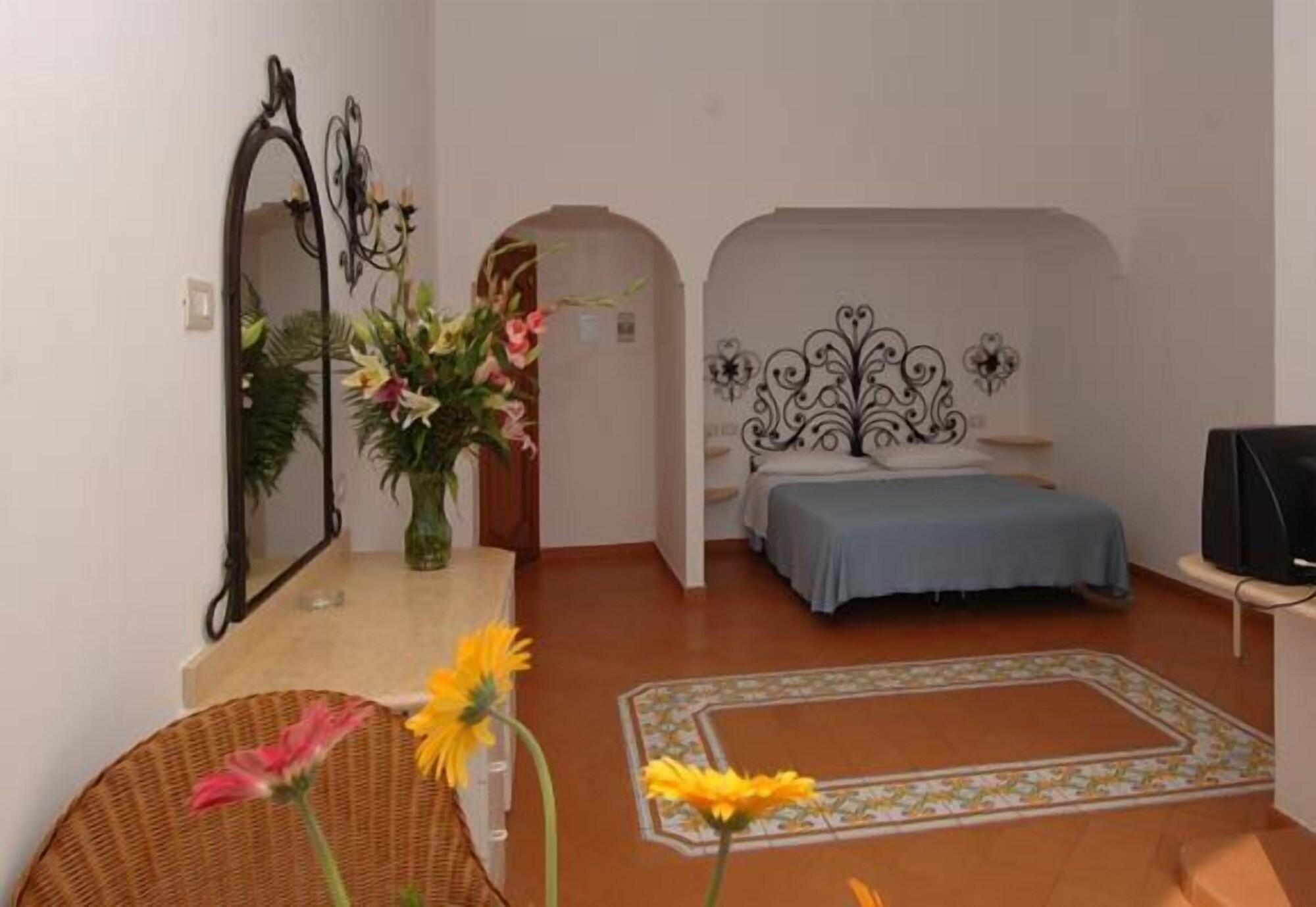 Hotel Pupetto Positano Kültér fotó